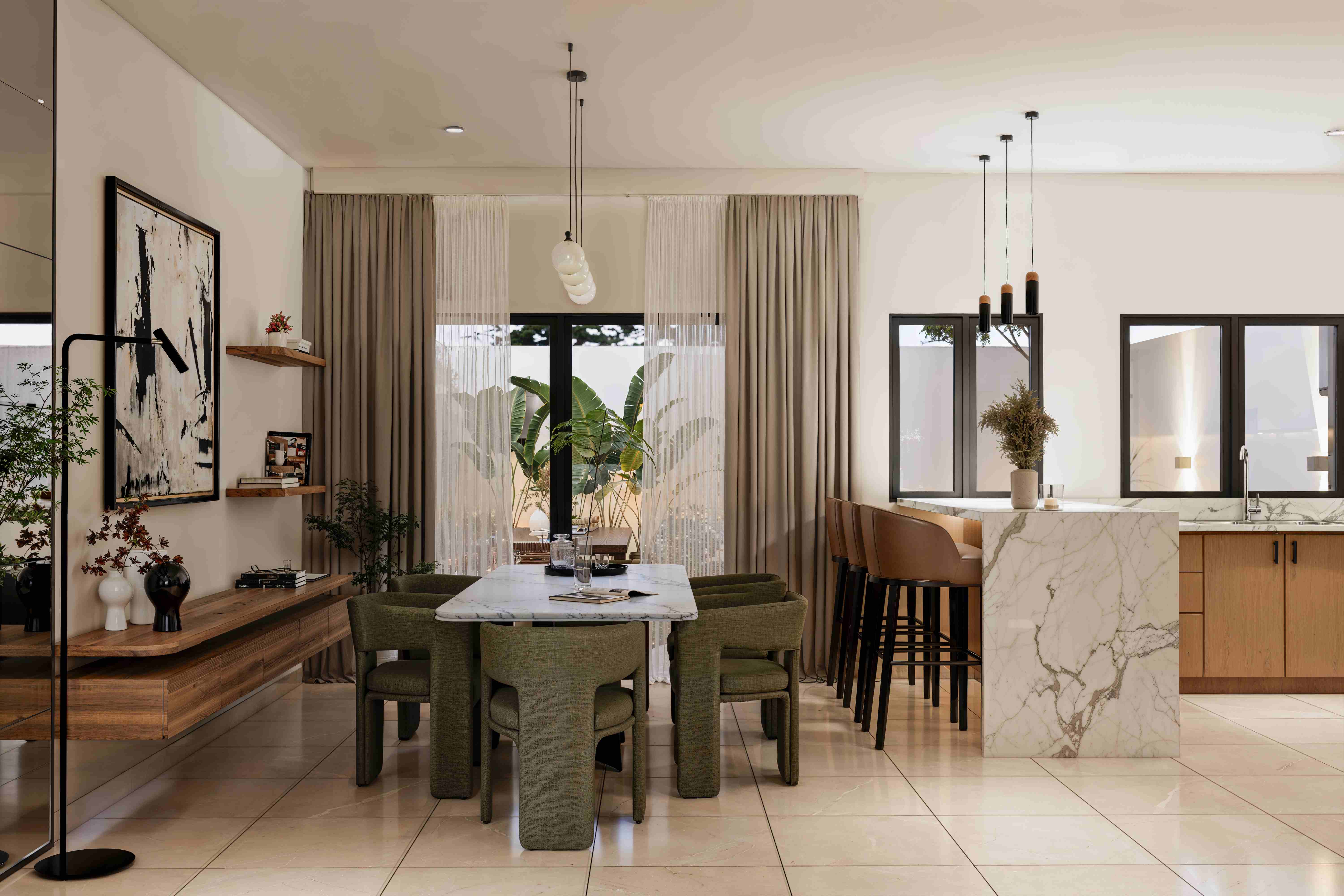 Comedor elegante casa ENTHEOS Los Mochis